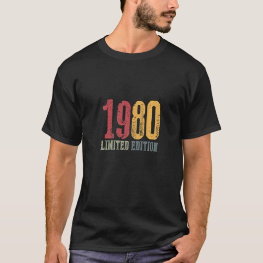 1980年限定版誕生日ヴィンテージレトロ初演 Tシャツ (正面)