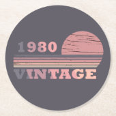 1980生まれ年のヴィンテージ誕生日ギフト ラウンドペーパーコースター (正面)