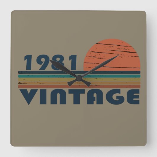 1981生まれ年のヴィンテージ誕生日ギフト スクエア壁時計 (正面)