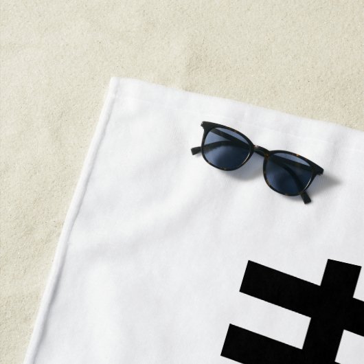 1982ハッシュタグ43誕生日記念日 ビーチタオル (インサイチュ)