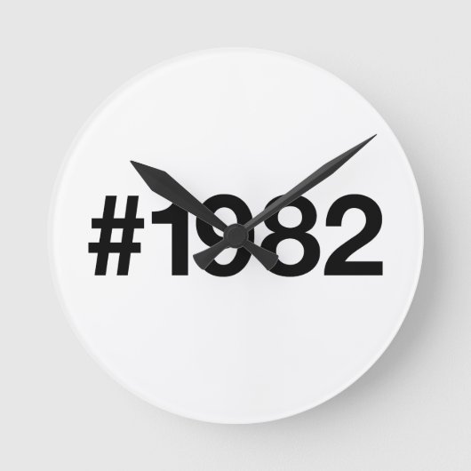 1982ハッシュタグ43誕生日記念日 ラウンド壁時計 (正面)