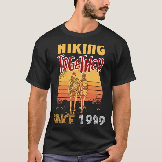 1982年から一緒にハイキング Tシャツ (正面)