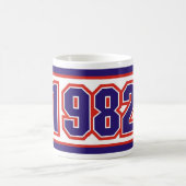 1982年に生まれて下さい コーヒーマグカップ (中央)