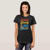 1982年以来のトータルGroovyレトロローラースケート誕生 Tシャツ (正面フル)
