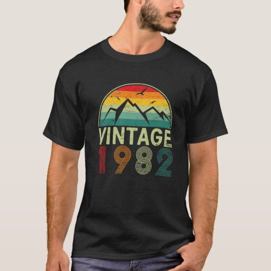 1982年生まれ1982年40歳の誕生日クおもしろいラス Tシャツ (正面)