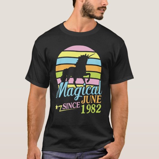 1982年6月以来の魔法ハッピーバースデーUnicorn 40 Tシャツ (正面)
