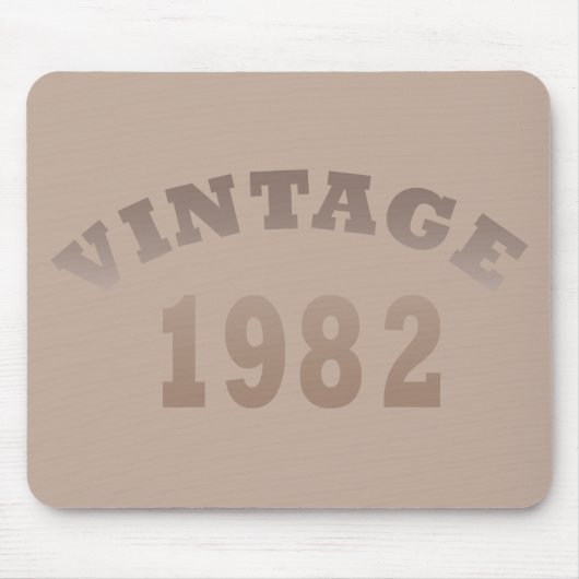 1982生まれ年のヴィンテージ生誕 マウスパッド (正面)