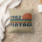 1982生まれ年のヴィンテージ誕生日ギフト クッション (ブランケット)