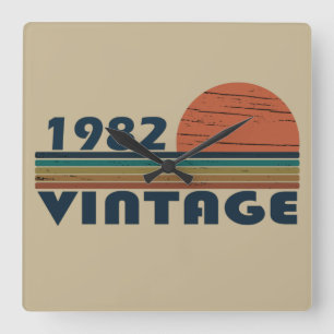 1982生まれ年のヴィンテージ誕生日ギフト スクエア壁時計