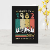 1982生まれ年誕生日 カード (黄色い花)