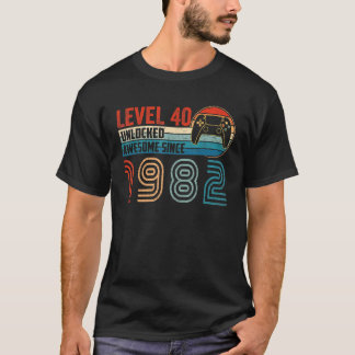 1982素晴らし年以来レベル40のアンロックされたビデオゲーマーB Tシャツ
