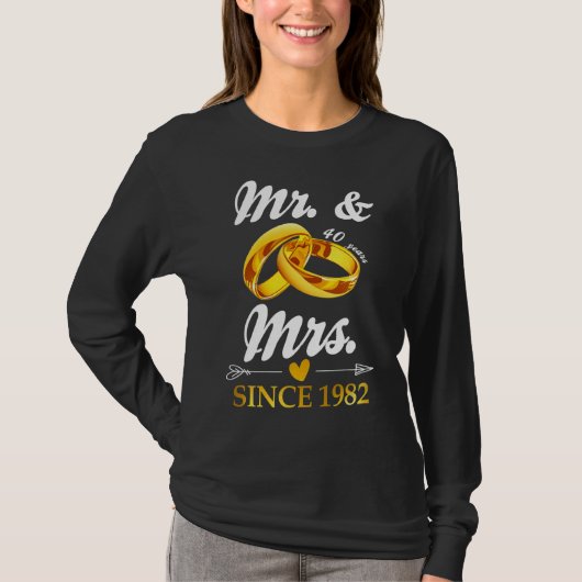 1982結婚年のカップル40以来の結婚したリングや輪氏とミセス Tシャツ (正面)