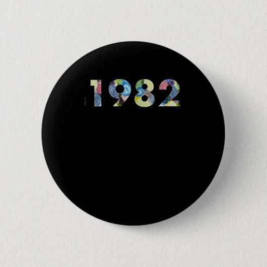 1982 4 缶バッジ (正面)