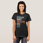 1983年以来の夫ダディ最高のプロテクターパパ Tシャツ (正面フル)