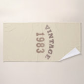 1983生まれ年のヴィンテージ誕生日ギフト バスタオル (バスタオル)