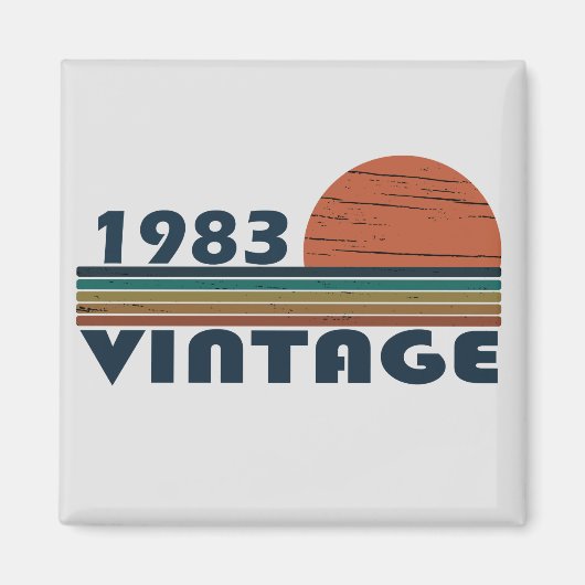 1983生まれ年のヴィンテージ誕生日ギフト マグネット (正面)