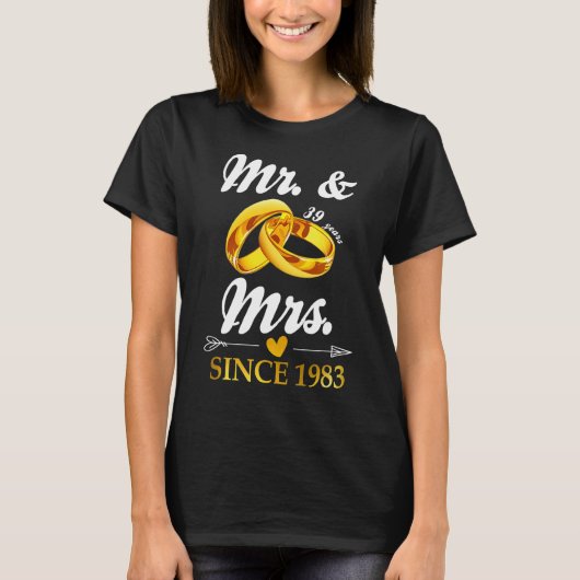1983結婚年のカップル39以来の結婚したリングや輪氏とミセス Tシャツ (正面)