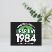 1984年からうるう日2月29日生まれ最高! ポストカード (スタンド正面)