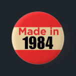 1984年の誕生・レトロ製40th birthday pin 缶バッジ<br><div class="desc">1984年のレトロなスタイルのバースデー生まれタバッジ。 40歳のバースデーピン</div>