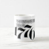 1984年への答えは1776年です コーヒーマグカップ (中央)