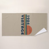 1984生まれ年のヴィンテージ誕生日ギフト バスタオル (バスタオル)