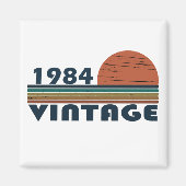 1984生まれ年のヴィンテージ誕生日ギフト マグネット (正面)