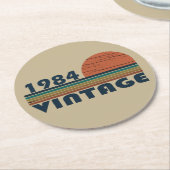 1984生まれ年のヴィンテージ誕生日ギフト ラウンドペーパーコースター (アングル)
