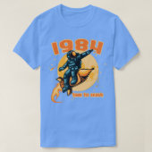1984 time to leave Astronaut on a rocket Tシャツ (デザイン正面)