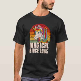 1985年以来の魔法のヴィンテージユニコーン誕生日 Tシャツ