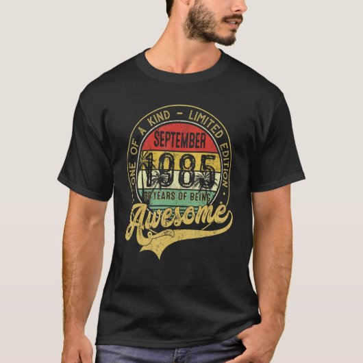 1985年9月以来ずっと最高!唯一無二の存在 Tシャツ (正面)