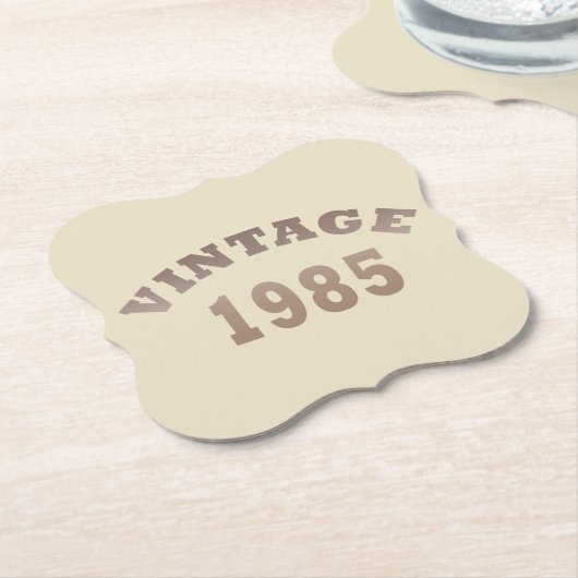 1985生まれ年ヴィンテージ40歳の誕生日ギフト ペーパーコースター (アングル)