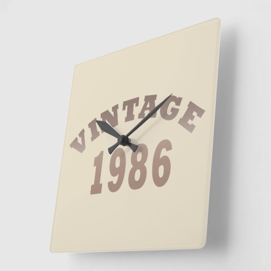 1986生まれ年のヴィンテージ誕生日ギフト スクエア壁時計 (傾斜)