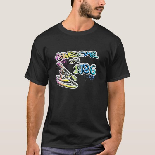 1986素晴らし年からカヤックKayaker Graffiti Tシャツ (正面)