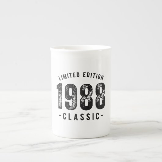 1988年 クラシックな誕生年 ボーンチャイナマグカップ (正面)