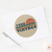 1988生まれ年のヴィンテージ誕生日ギフト ラウンドシール (封筒)