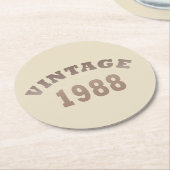 1988生まれ年のヴィンテージ誕生日ギフト ラウンドペーパーコースター (アングル)