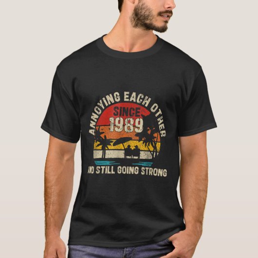 1989年からお互いイラついてて今も仲良し Tシャツ (正面)