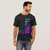 1996年2月生まれ 1996年以来 ビンテージ 1996 レトロ Tシャツ (正面フル)