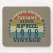 1998生まれ年4月のヴィンテージ誕生日 マウスパッド (正面)