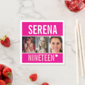 19th誕生日パーティーイベントカスタムフォトピンク スタンダードカクテルナプキン (インサイチュ)