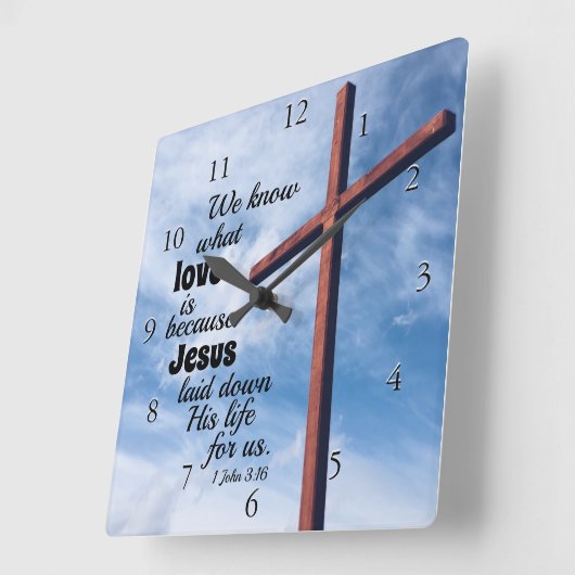 [1]ヨハネ3:1イエス·キリストは，わたしたちのためにその人の命を横たえた スクエア壁時計 (傾斜)
