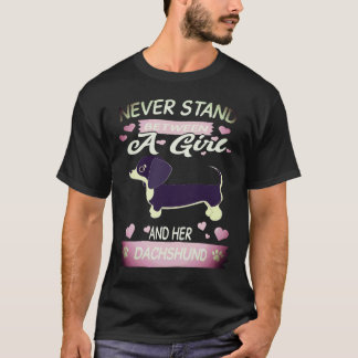 1 女の子とダックスフルトの間には立たないで Tシャツ