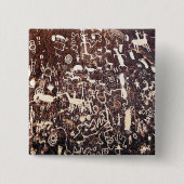 1.新聞社の岩 缶バッジ (正面)