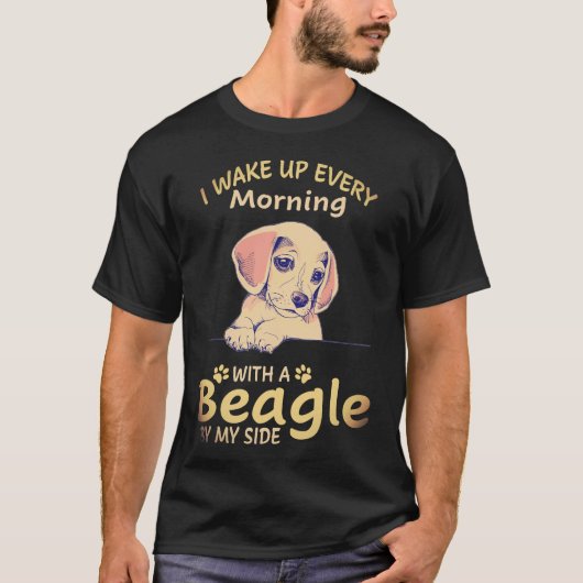 1 私の横には常にビーグルがいます Tシャツ (正面)