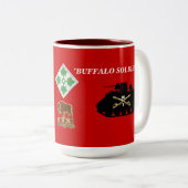 1/10th騎兵隊M113 ACAVトラックマグ ツートーンマグカップ (正面右)