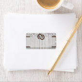 1.25"x2.75インチ郵送先住所ウッド上の馬靴 ラベル (インサイチュ)