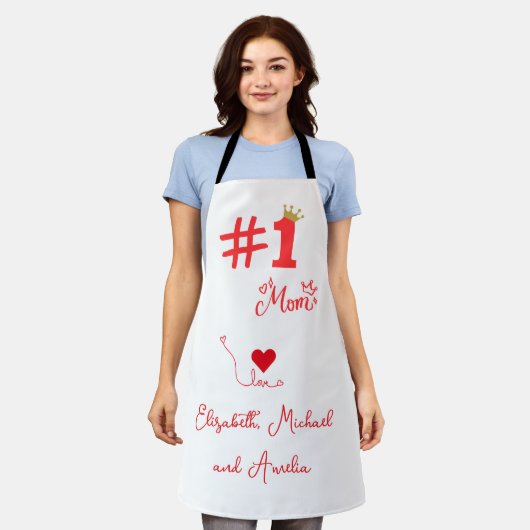 #1 Mom Love Personalized Apron エプロン (着用した状態)