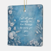 1 Peter 5:7 “Cast All Your Anxiety” Blue Floral セラミックオーナメント (左)