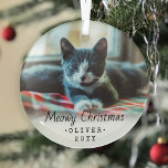 1 Photo Any文字Meowy Christmas Cat シンプルScript ガラスオーナメント<br><div class="desc">シンプル祝は、家族の毛皮の家族の喜びカスタムとガラスオーナメント。このテンプレート上のすべての文字と子猫の写真はパーソナライズするシンプルためにである。好みもしに、"Meowy Christmas"を任意のメッセージに変更する。オーナメントは、犬、バニー、鳥やハムスターなどのペットや記念碑にも使用できる。デザインは、白黒のグラデーションのオーバーレイ、スタイリッシュスクリプトタイポグラフィ、ミニマルモダンリストタイプライターのスタイル名と年、お好みの1写真を備えている。このユニーク猫好き記念クリスマスはエレガントtouchを加える。メリークリスマス!写真の例はHarry Grout (@harryjamesgrout) – 出典：Unsplash。</div>