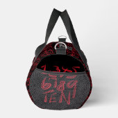 1 Thru Ten Typography In Red On Black Pattern ダッフルバッグ (右)